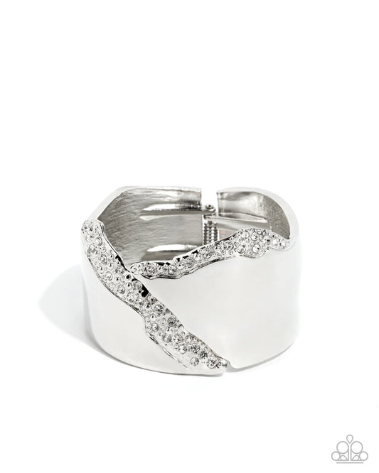Twinkly Traverse - White
