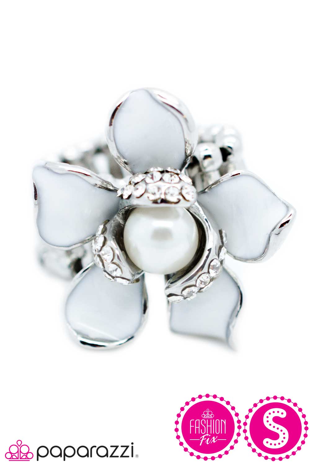 Nestled in Opulence - Silver